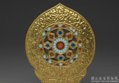 图片[2]-Gilt porcelain monstrance with the Wheel of the Law/ Dharmachakra in fencai painted enamels and gold tracing, Qing dynasty, Jiaqing reign (1796-1820)-China Archive